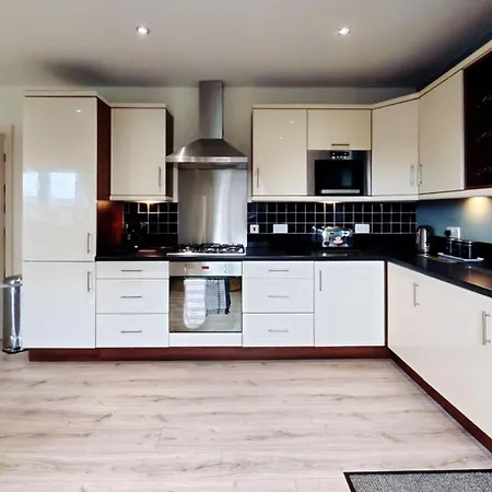 Hébergement de vacances Pastures View - Part Of The The Bay Village With Pool, Gym And Direct Access, Pub, Restaurant, Tennis And Meadows Walks *