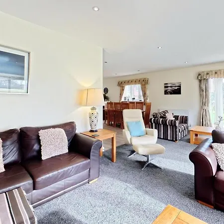 Pastures View - Part Of The The Bay Village With Pool, Gym And Direct Access, Pub, Restaurant, Tennis And Meadows Walks * Filey