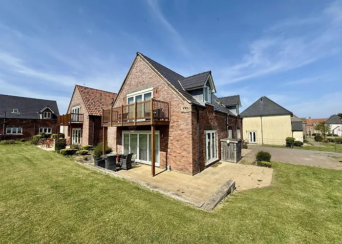 Pastures View - Part Of The The Bay Village With Pool, Gym And Direct Access, Pub, Restaurant, Tennis And Meadows Walks Filey