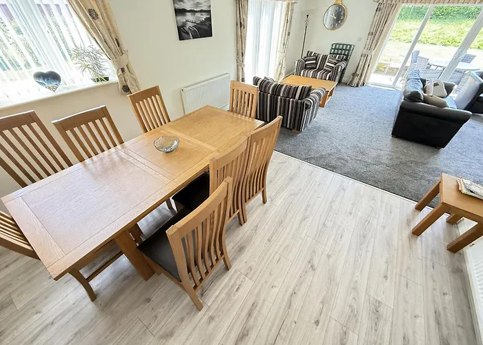 Pastures View - Part Of The The Bay Village With Pool, Gym And Direct Access, Pub, Restaurant, Tennis And Meadows Walks Hébergement de vacances *