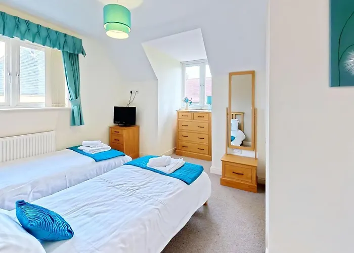 Pastures View - Part Of The The Bay Village With Pool, Gym And Direct Access, Pub, Restaurant, Tennis And Meadows Walks *