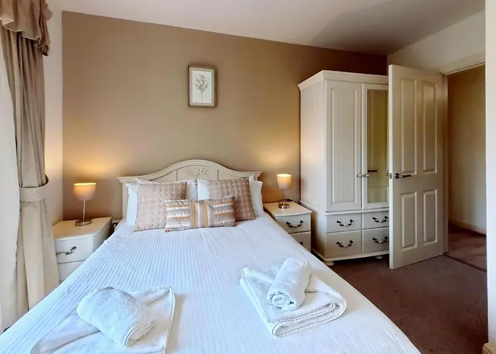 Pastures View - Part Of The The Bay Village With Pool, Gym And Direct Access, Pub, Restaurant, Tennis And Meadows Walks *