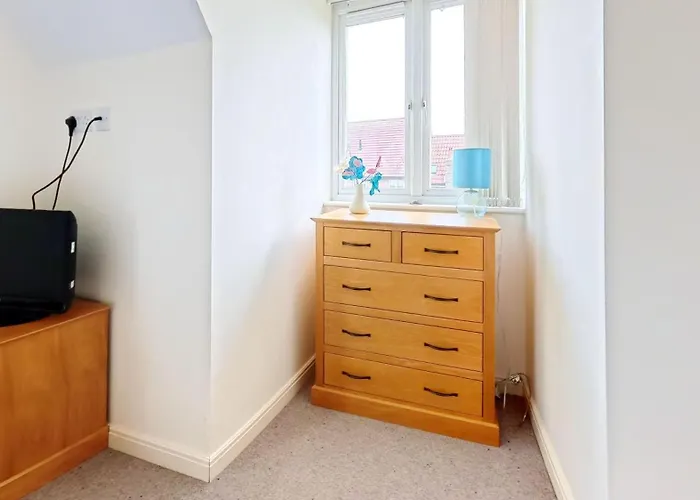 Pastures View - Part Of The The Bay Village With Pool, Gym And Direct Access, Pub, Restaurant, Tennis And Meadows Walks