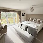 Pastures View - Part Of The The Bay Village With Pool, Gym And Direct Access, Pub, Restaurant, Tennis And Meadows Walks *