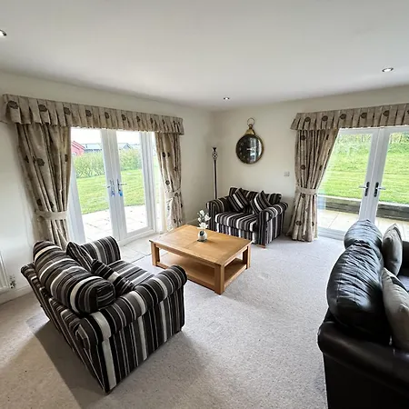 Pastures View - Part Of The The Bay Village With Pool, Gym And Direct Access, Pub, Restaurant, Tennis And Meadows Walks