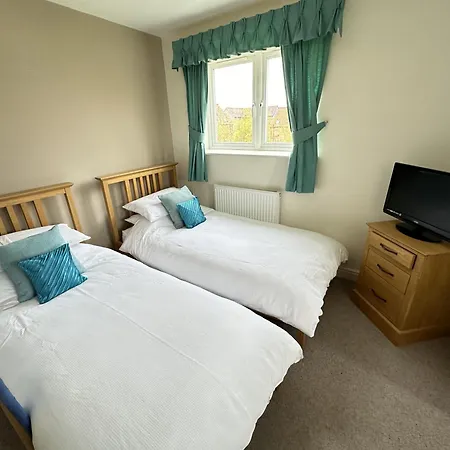 Pastures View - Part Of The The Bay Village With Pool, Gym And Direct Access, Pub, Restaurant, Tennis And Meadows Walks Filey