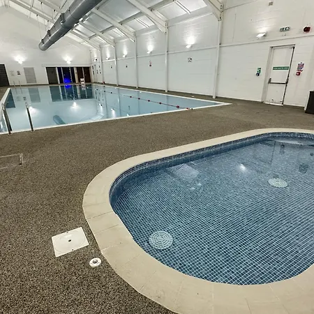 Tatil Evi Pastures View - Part Of The The Bay Village With Pool, Gym And Direct Access, Pub, Restaurant, Tennis And Meadows Walks