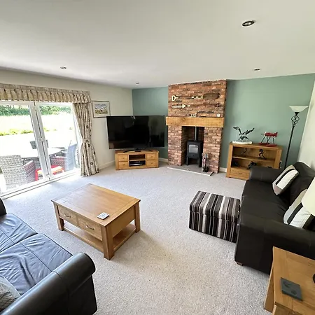 Tatil Evi Pastures View - Part Of The The Bay Village With Pool, Gym And Direct Access, Pub, Restaurant, Tennis And Meadows Walks Filey