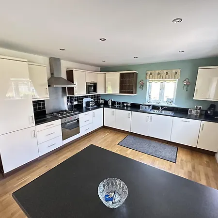 Pastures View - Part Of The The Bay Village With Pool, Gym And Direct Access, Pub, Restaurant, Tennis And Meadows Walks Filey