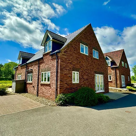 Tatil Evi Pastures View - Part Of The The Bay Village With Pool, Gym And Direct Access, Pub, Restaurant, Tennis And Meadows Walks Filey