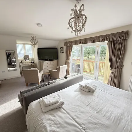 Pastures View - Part Of The The Bay Village With Pool, Gym And Direct Access, Pub, Restaurant, Tennis And Meadows Walks * Filey