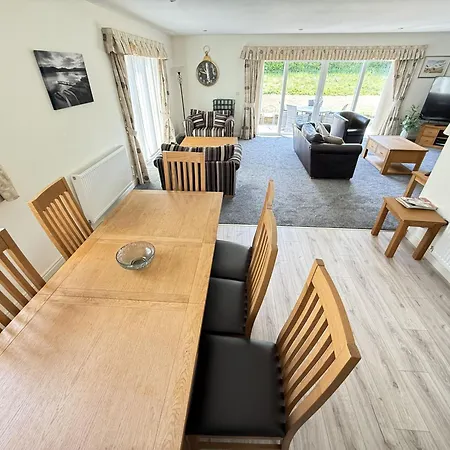 Tatil Evi Pastures View - Part Of The The Bay Village With Pool, Gym And Direct Access, Pub, Restaurant, Tennis And Meadows Walks Filey