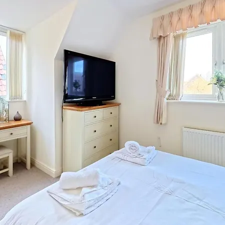 펜션 Pastures View - Part Of The The Bay Village With Pool, Gym And Direct Access, Pub, Restaurant, Tennis And Meadows Walks